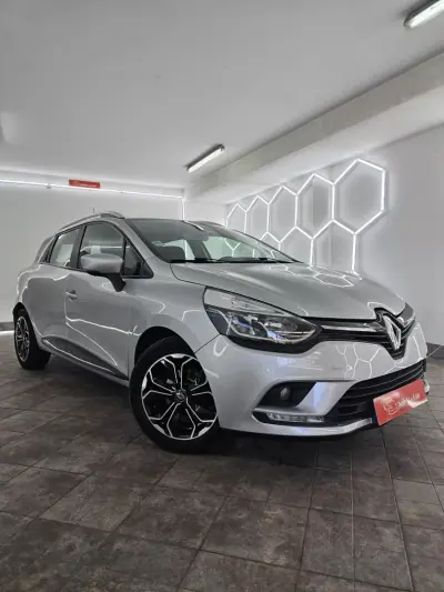 Renault Clio Sport Tourer 2019 - 8650 EUR, 259539 km - AUTO.MOTO.pt - 259539km - foto 14 de 24