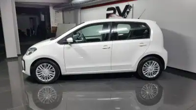 Volkswagen Up! 2016 - 8990 EUR, 150000 km - AUTO.MOTO.pt - 150000km - foto 2 de 22