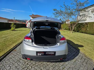 Renault Mégane Coupe 2012 - 8750 EUR, 143620 km - AUTO.MOTO.pt - 143620km - foto 7 de 8