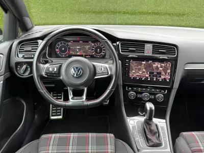 Volkswagen Golf 2019 - 27990 EUR, 110000 km - AUTO.MOTO.pt - 110000km - foto 22 de 33