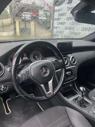 Mercedes-Benz 180 2014 - 13990 EUR, 178000 km - AUTO.MOTO.pt - 178000km - foto 6 de 11