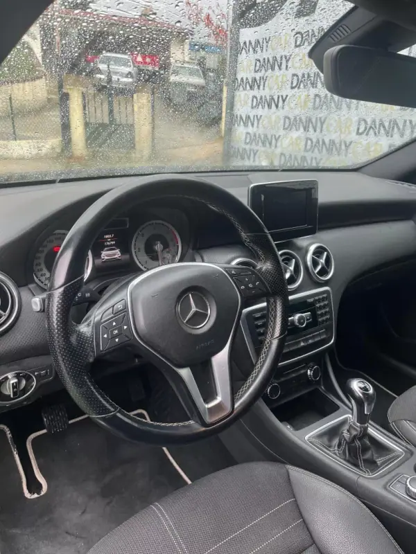 Mercedes-Benz 180 2014 - 13990 EUR, 178000 km - AUTO.MOTO.pt - 178000km - foto 6 de 11