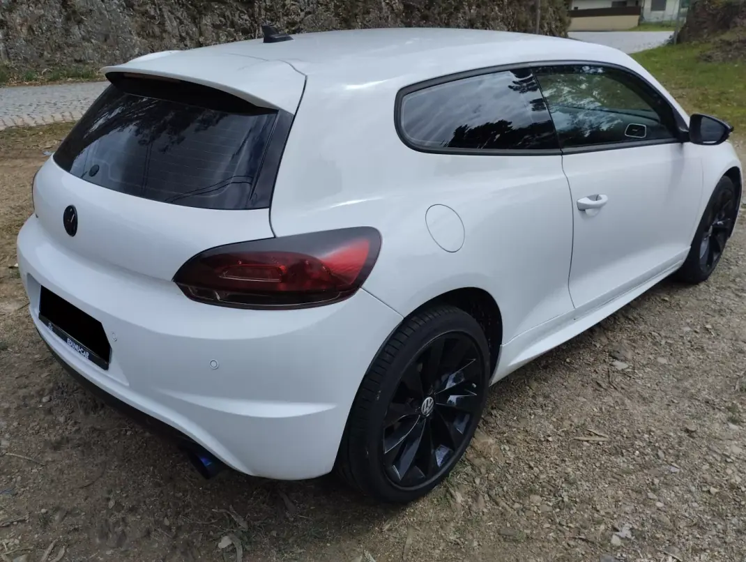 Volkswagen Scirocco 2011 - 10000 EUR, 215000 km - AUTO.MOTO.pt - 215000km - foto 7 de 30