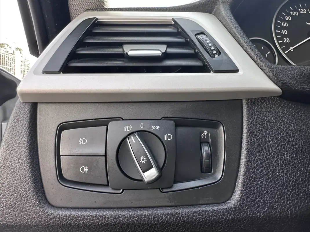 BMW 418 Gran Coupé 2016 - 17500 EUR, 190000 km - AUTO.MOTO.pt - 190000km - foto 19 de 52