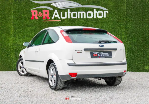 Ford Focus 1.8 TDCI 2006 - 3700 EUR, 330000 km - 330000km - foto 2 de 17