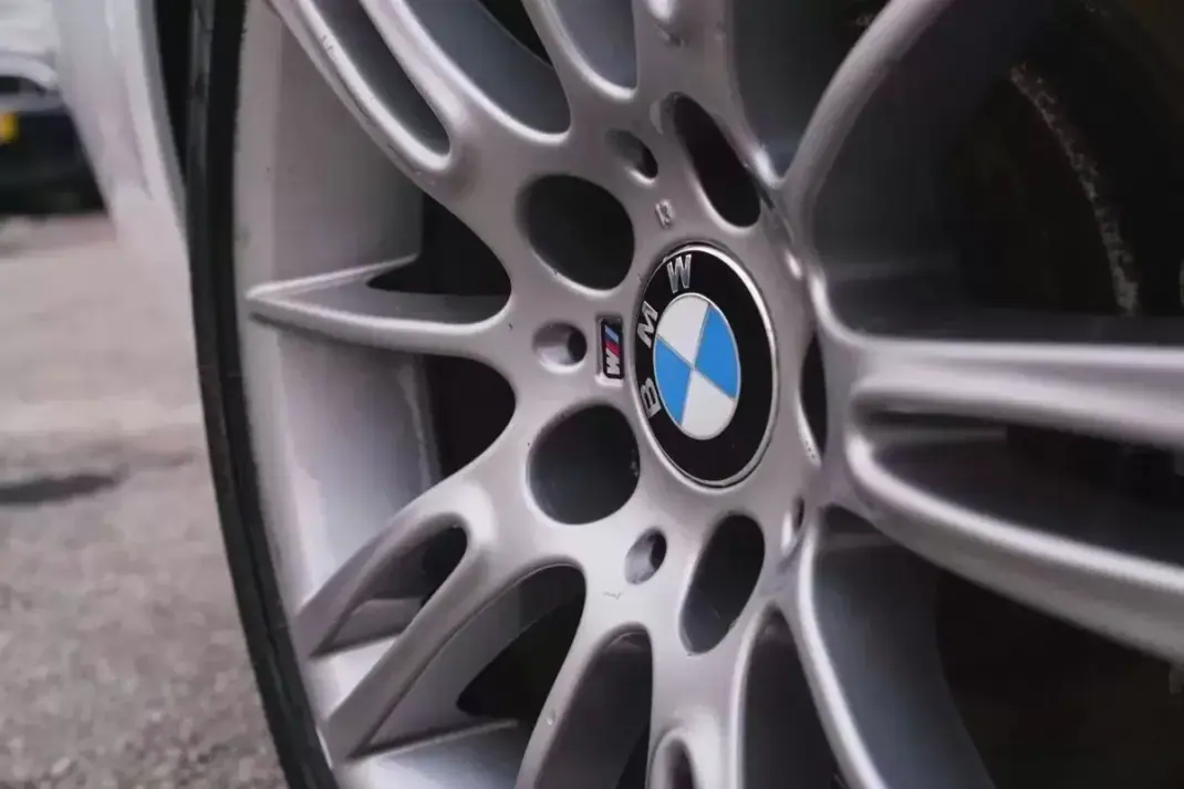 BMW 320 2016 - 18900 EUR, 230000 km - AUTO.MOTO.pt - 230000km - foto 5 de 28