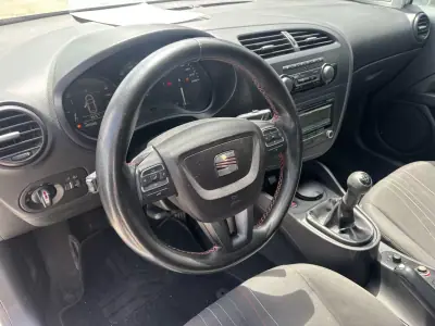 SEAT Leon 2011 - 6500 EUR, 205508 km - AUTO.MOTO.pt - 205508km - foto 8 de 19