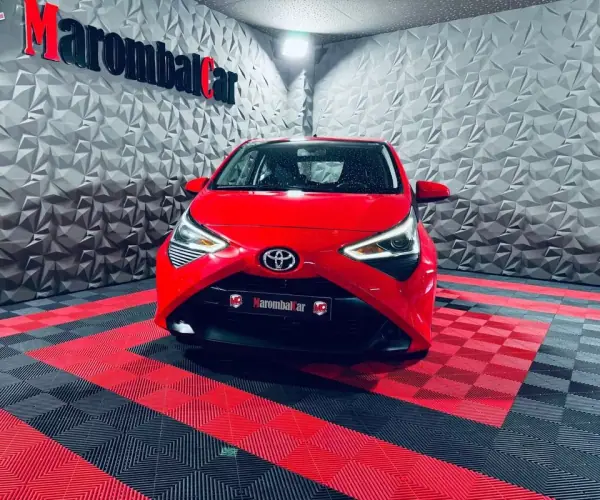 Toyota Aygo 2019 - 10750 EUR, 126299 km - AUTO.MOTO.pt - 126299km - foto 16 de 35