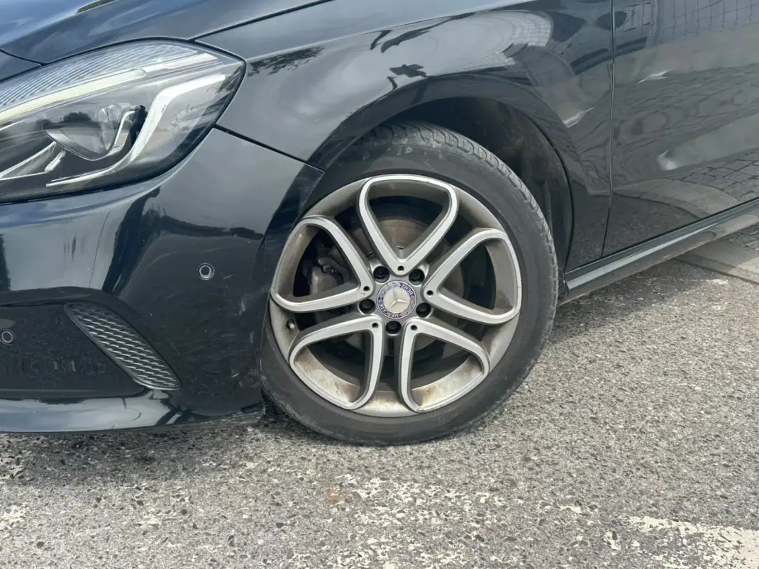 Mercedes-Benz A 180 2017 - 18900 EUR, 134826 km - 134826km - foto 2 de 30