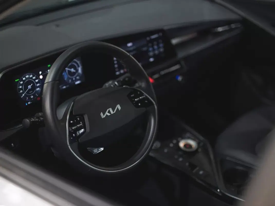 Kia e-Niro 2022 - 25990 EUR, 60682 km - AUTO.MOTO.pt - 60682km - foto 13 de 19