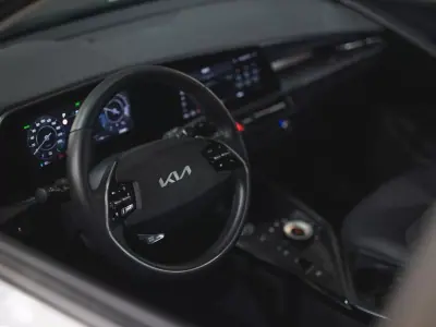 Kia e-Niro 2022 - 25990 EUR, 60682 km - AUTO.MOTO.pt - 60682km - foto 13 de 19