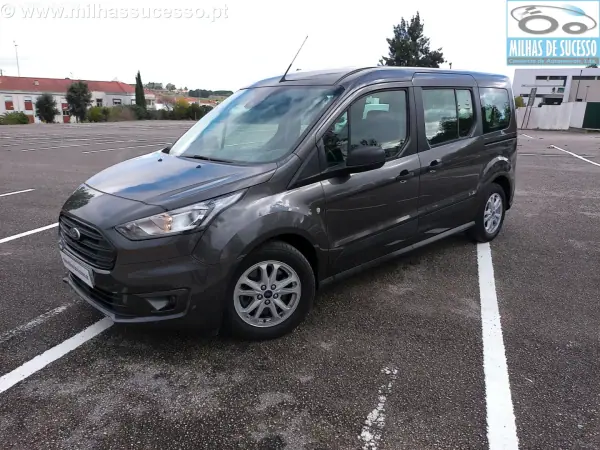 Ford Tourneo Connect 2020 - 19980 EUR, 108000 km - AUTO.MOTO.pt - 108000km - foto 25 de 31