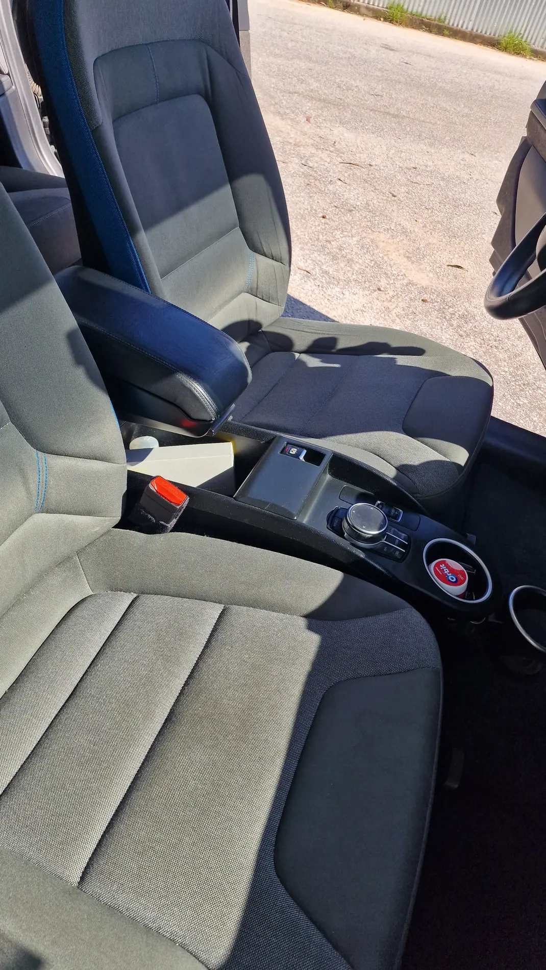 BMW i3 2017 - 19500 EUR, 151000 km - AUTO.MOTO.pt - 151000km - foto 10 de 17