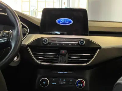 Ford Focus SW 2020 - 12990 EUR, 170000 km - AUTO.MOTO.pt - 170000km - foto 19 de 38