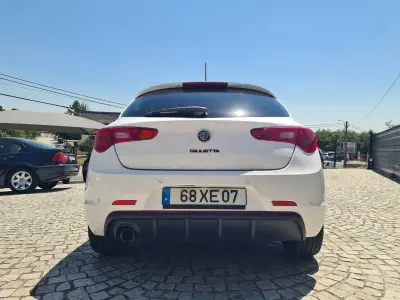Alfa Romeo Giulietta 2019 - 15790 EUR, 146000 km - AUTO.MOTO.pt - 146000km - foto 5 de 15