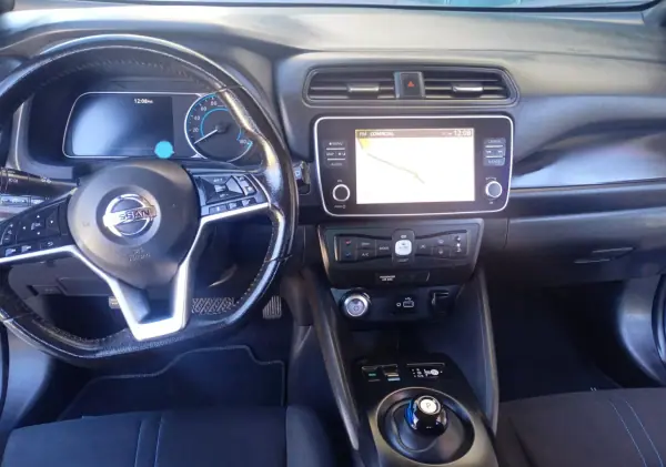 Nissan Leaf 2022 - 24969 EUR, 104000 km - AUTO.MOTO.pt - 104000km - foto 13 de 16