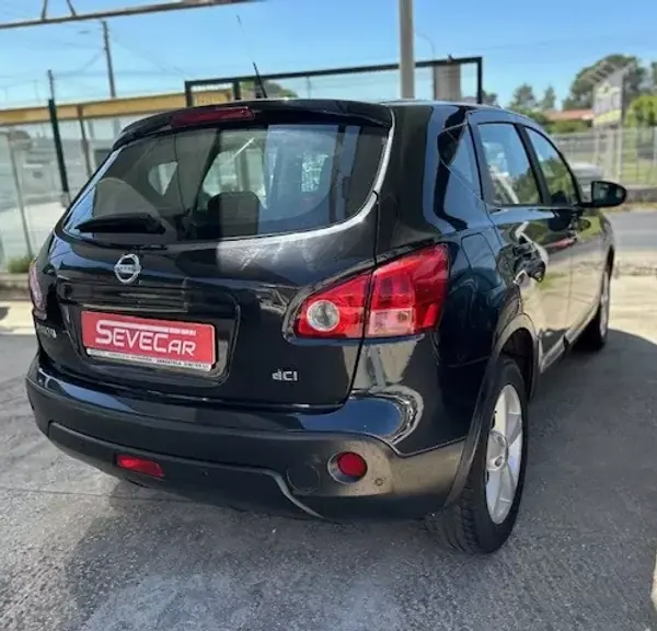 Nissan Qashqai 2008 - 7990 EUR, 150000 km - 150000km - foto 6 de 7
