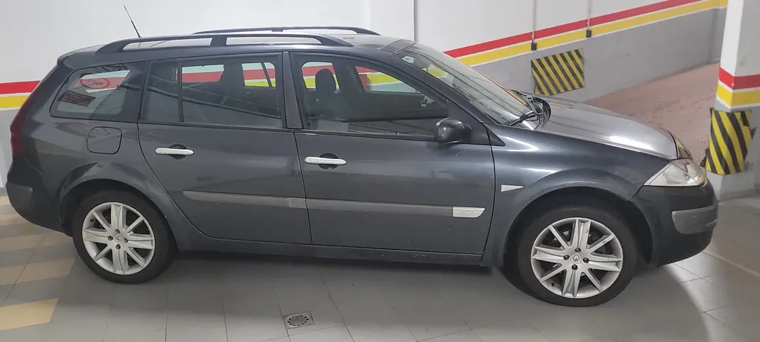Renault Mégane 2006 - 4000 EUR, 194852 km - AUTO.MOTO.pt - 194852km - foto 3 de 7