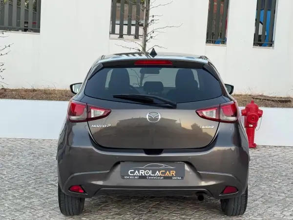 Mazda 2 2015 - 11950 EUR, 60000 km - 60000km - foto 6 de 27