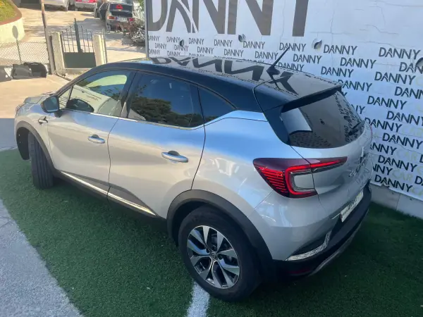Renault Captur 2020 - 17490 EUR, 59000 km - AUTO.MOTO.pt - 59000km - foto 11 de 15