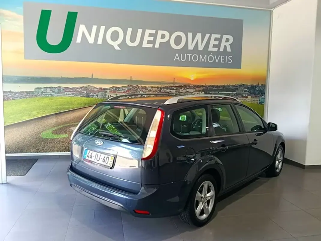 Ford Focus SW 2010 - 5990 EUR, 112000 km - AUTO.MOTO.pt - 112000km - foto 5 de 51