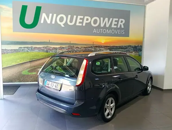 Ford Focus SW 2010 - 5990 EUR, 112000 km - AUTO.MOTO.pt - 112000km - foto 5 de 51