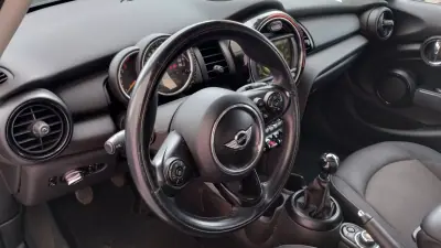 MINI 5 Portas 2016 - 8999 EUR, 224000 km - AUTO.MOTO.pt - 224000km - foto 12 de 32