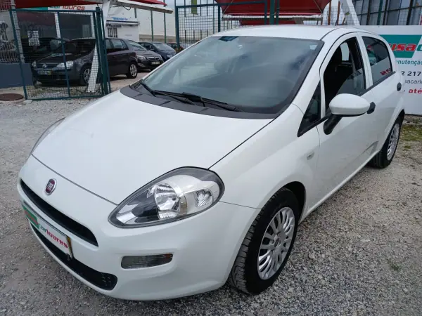 Fiat Punto 2016 - 6850 EUR, 156334 km - AUTO.MOTO.pt - 156334km - foto 3 de 24