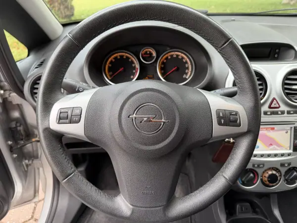 Opel Corsa 2013 - 7465 EUR, 99000 km - AUTO.MOTO.pt - 99000km - foto 31 de 41