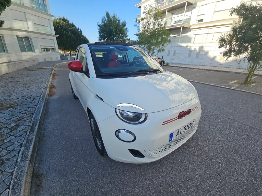 Fiat 500e C 2021 - 14250 EUR, 75000 km - AUTO.MOTO.pt - 75000km - foto 5 de 26