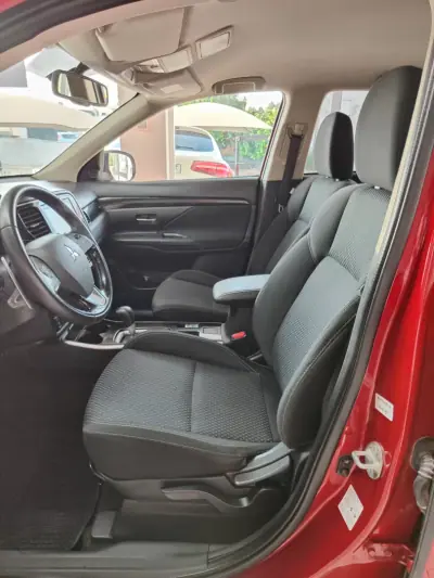 Mitsubishi Outlander 2021 - 18900 EUR, 141000 km - AUTO.MOTO.pt - 141000km - foto 13 de 37