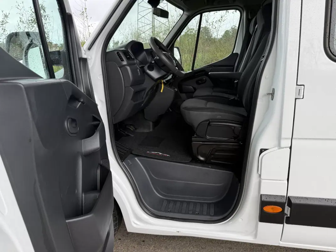Renault Master 2.3 Dci L3 3.5T 135 cv C.Dupla 2021 - 26750 EUR, 84000 km - AUTO.MOTO.pt - 84000km - foto 11 de 31