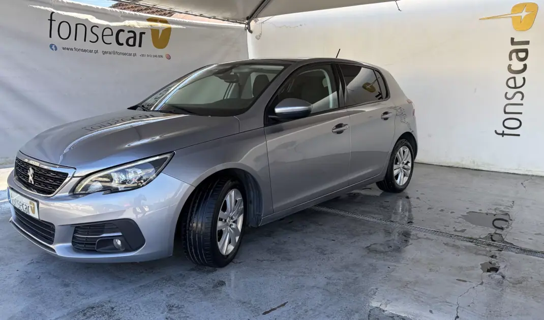 Peugeot 308 2017 - 10990 EUR, 143560 km - AUTO.MOTO.pt - 143560km - foto 1 de 14