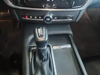 Volvo V90 2017 - 23500 EUR, 131000 km - AUTO.MOTO.pt - 131000km - foto 36 de 39