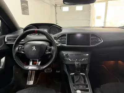 Peugeot 308 SW 2015 - 9990 EUR, 166000 km - AUTO.MOTO.pt - 166000km - foto 8 de 21