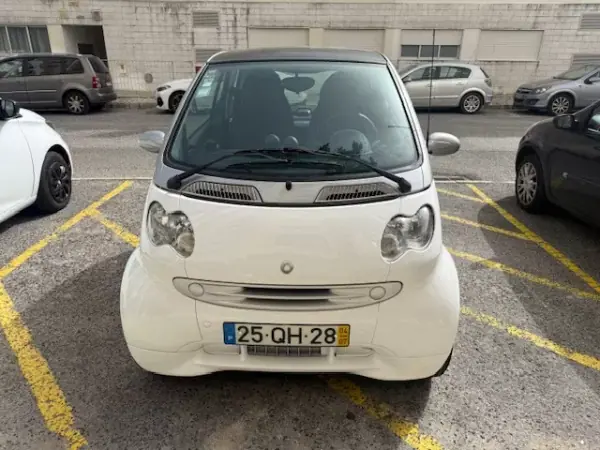 Smart Fortwo Cabrio 2004 - 4250 EUR, 122000 km - AUTO.MOTO.pt - 122000km - foto 9 de 29