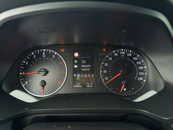 Renault Captur 2021 - 15990 EUR, 120000 km - 120000km - foto 25 de 45