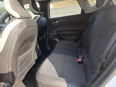 Renault Captur 2019 - 19500 EUR, 119000 km - AUTO.MOTO.pt - 119000km - foto 11 de 15