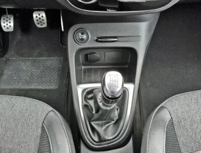 Renault Captur 2019 - 16900 EUR, 55740 km - AUTO.MOTO.pt - 55740km - foto 19 de 26