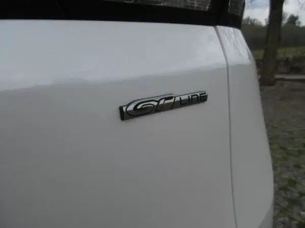 Peugeot 3008 2017 - 16990 EUR, 209000 km - AUTO.MOTO.pt - 209000km - foto 18 de 48