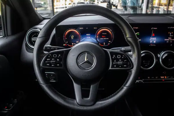 Mercedes-Benz GLB 180 2021 - 32790 EUR, 161385 km - AUTO.MOTO.pt - 161385km - foto 13 de 45