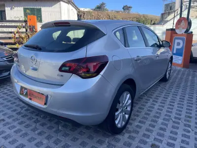 Opel Astra 2011 - 7950 EUR, 117597 km - 117597km - foto 7 de 12