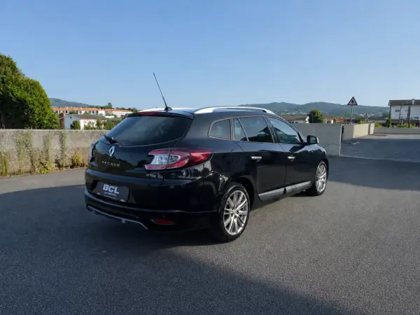 Renault Mégane Sport Tourer 2011 - 8990 EUR, 214000 km - AUTO.MOTO.pt - 214000km - foto 7 de 38