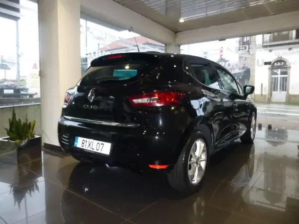 Renault Clio 2019 - 11200 EUR, 116904 km - AUTO.MOTO.pt - 116904km - foto 5 de 32