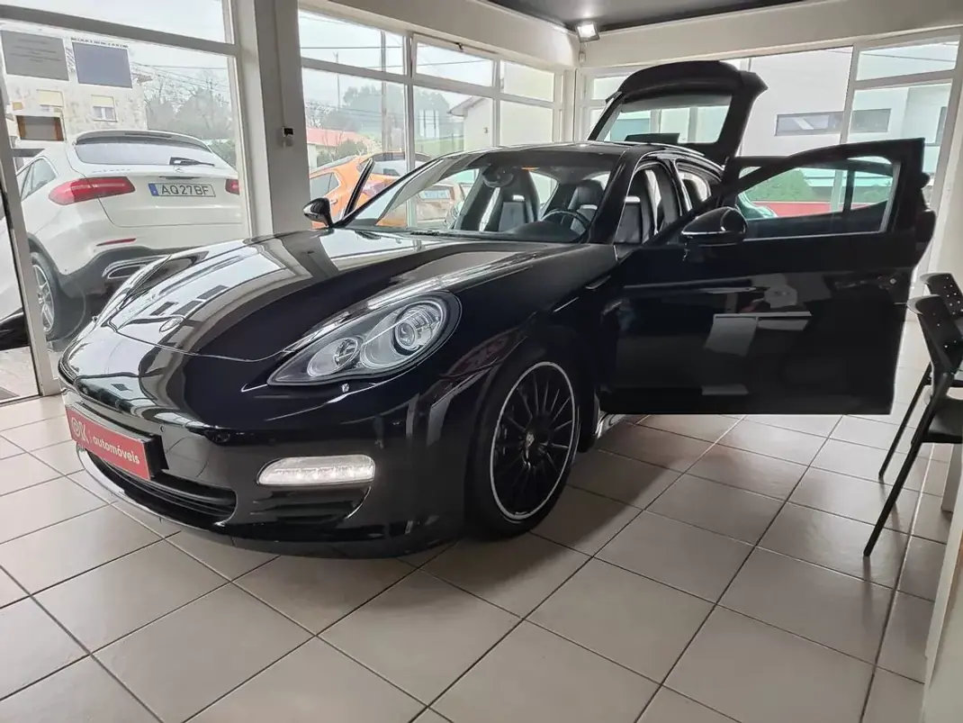 Porsche Panamera 2011 - 37500 EUR, 129500 km - AUTO.MOTO.pt - 129500km - foto 21 de 38