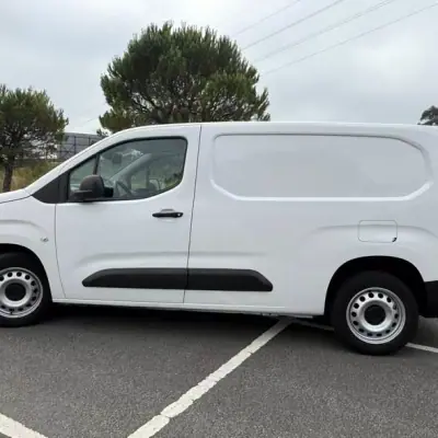 Citroën Berlingo 2019 - 14950 EUR, 96000 km - AUTO.MOTO.pt - 96000km - foto 4 de 17