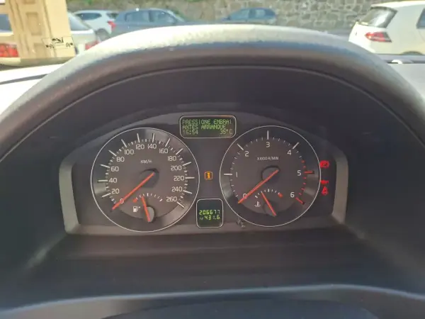 Volvo C30 2011 - 8900 EUR, 199999 km - AUTO.MOTO.pt - 199999km - foto 27 de 29