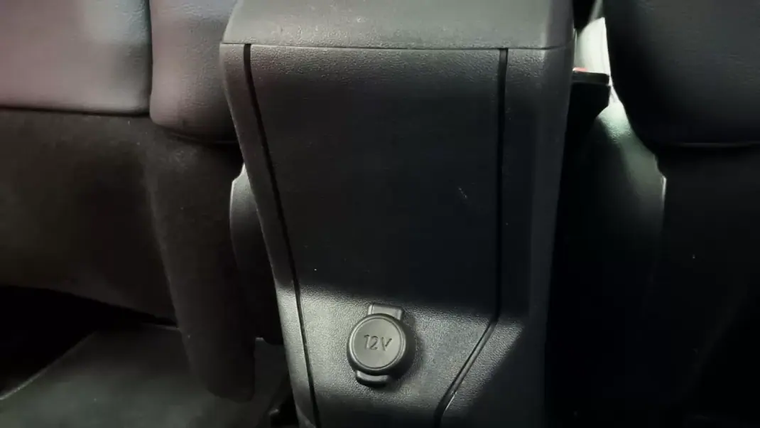 Peugeot 2008 2015 - 11490 EUR, 92490 km - AUTO.MOTO.pt - 92490km - foto 63 de 72