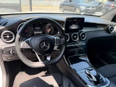 Mercedes-Benz GLC 220 2017 - 27500 EUR, 181000 km - AUTO.MOTO.pt - 181000km - foto 8 de 13