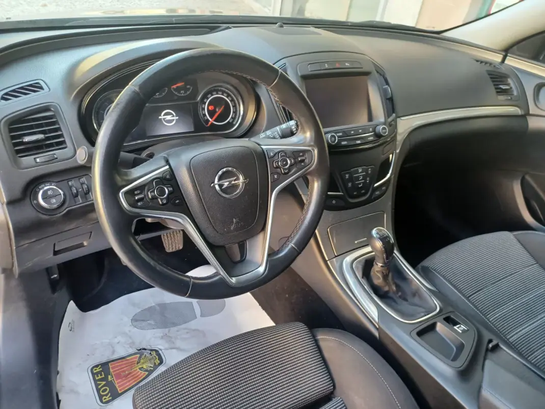Opel Insignia Sports Tourer 2015 - 10890 EUR, 107586 km - 107586km - foto 13 de 35